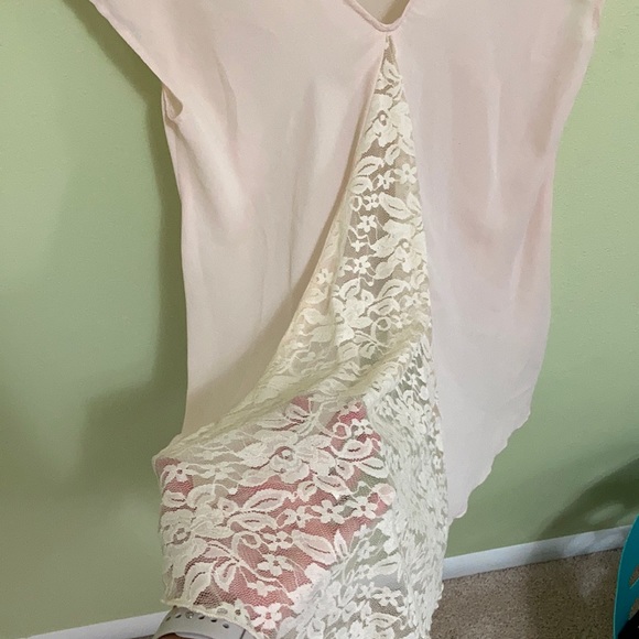 Cream colored Chiffon Blouse - LIKE NEW CONDITION - Picture 1 of 5